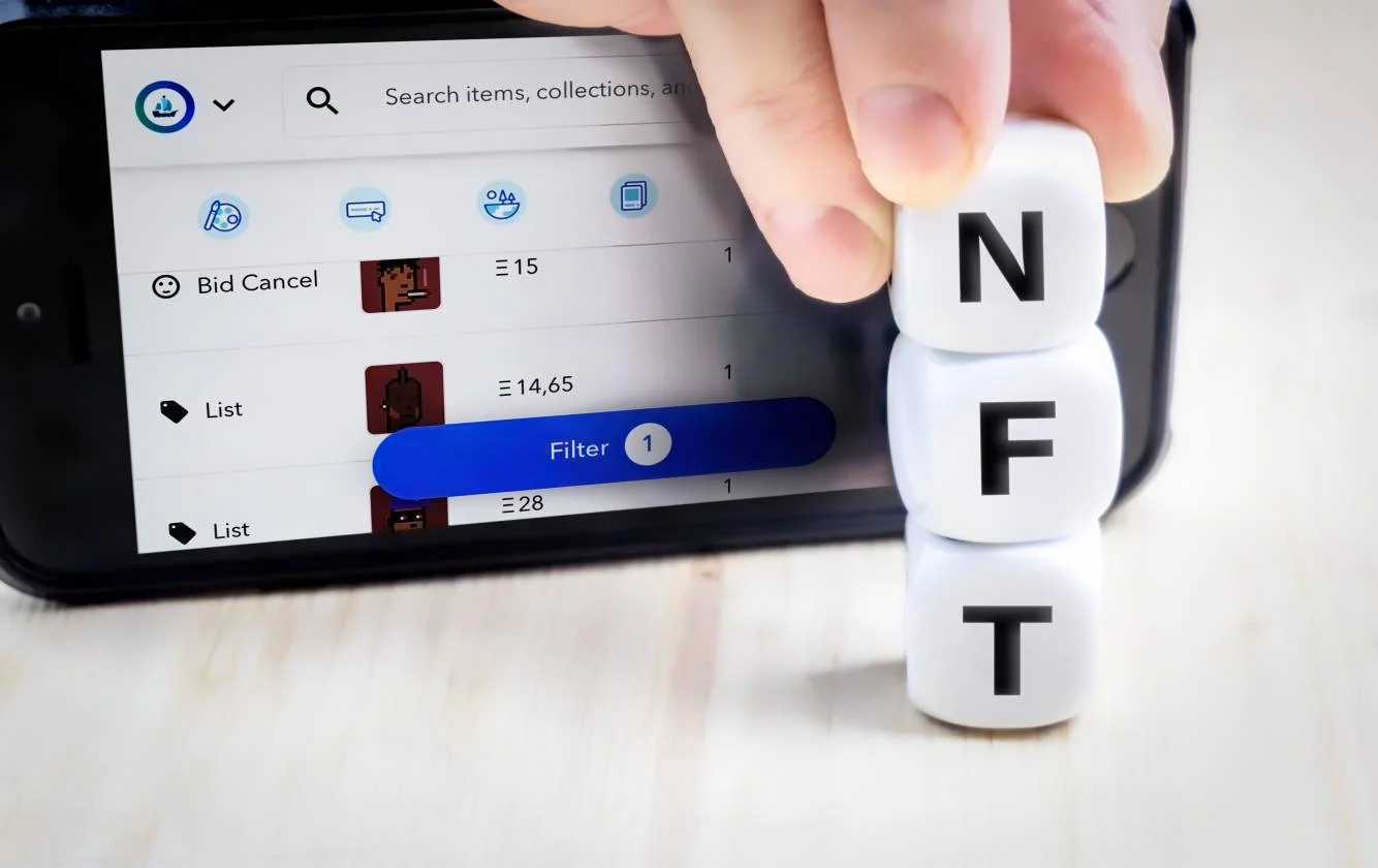  NFT dapat dibeli dan dijual secara online menggunakan cryptocurrency 